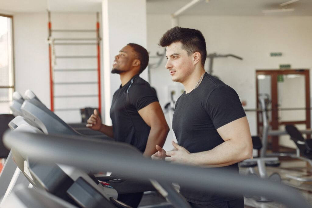 Lamann360 personal trainer in Dubai coaching a client